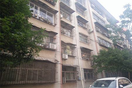 康惠佳苑2室2厅1卫26万76m2简单装修出售